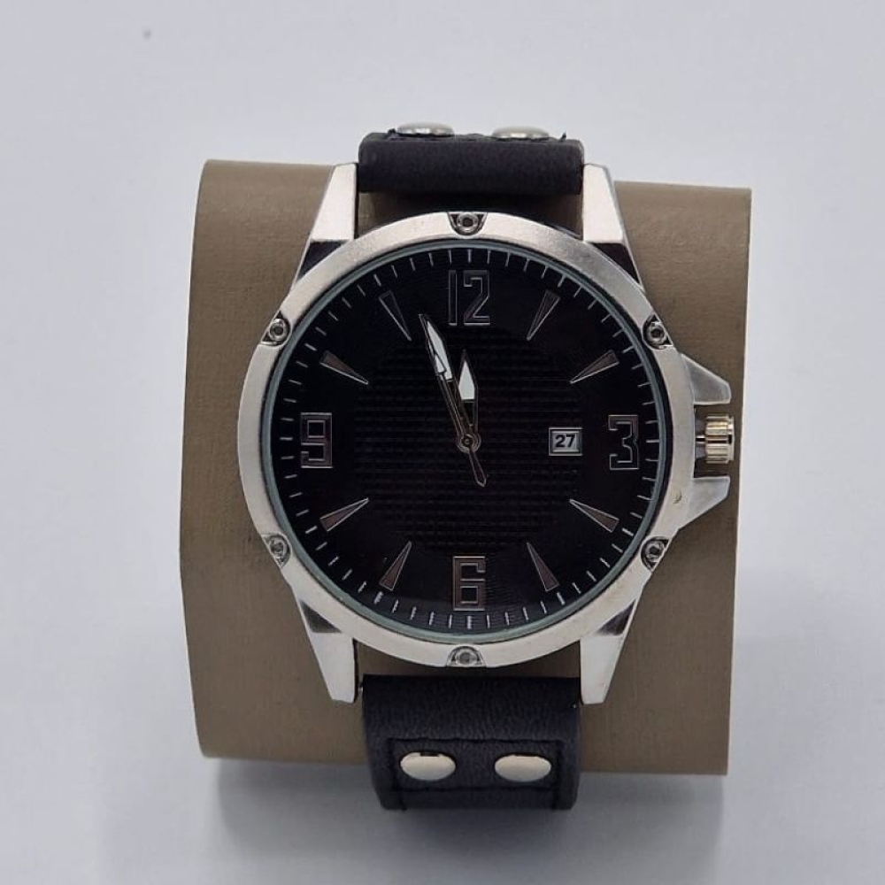  Ceasuri pentru Bărbați cu Data cu Curea din piele - 4 Modele Diferite, Engros