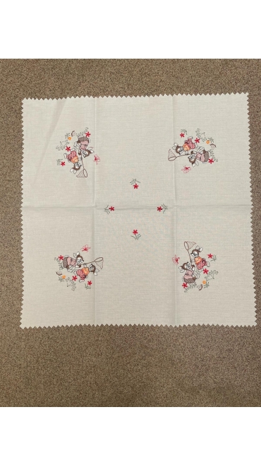 napron brodat 85x85 cm 4/set