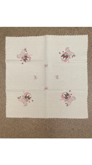napron brodat 85x85 cm 4/set